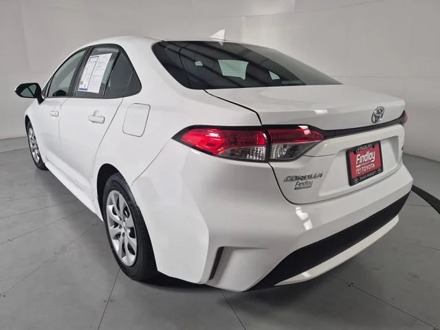 2021 Toyota Corolla LE - Photo 3