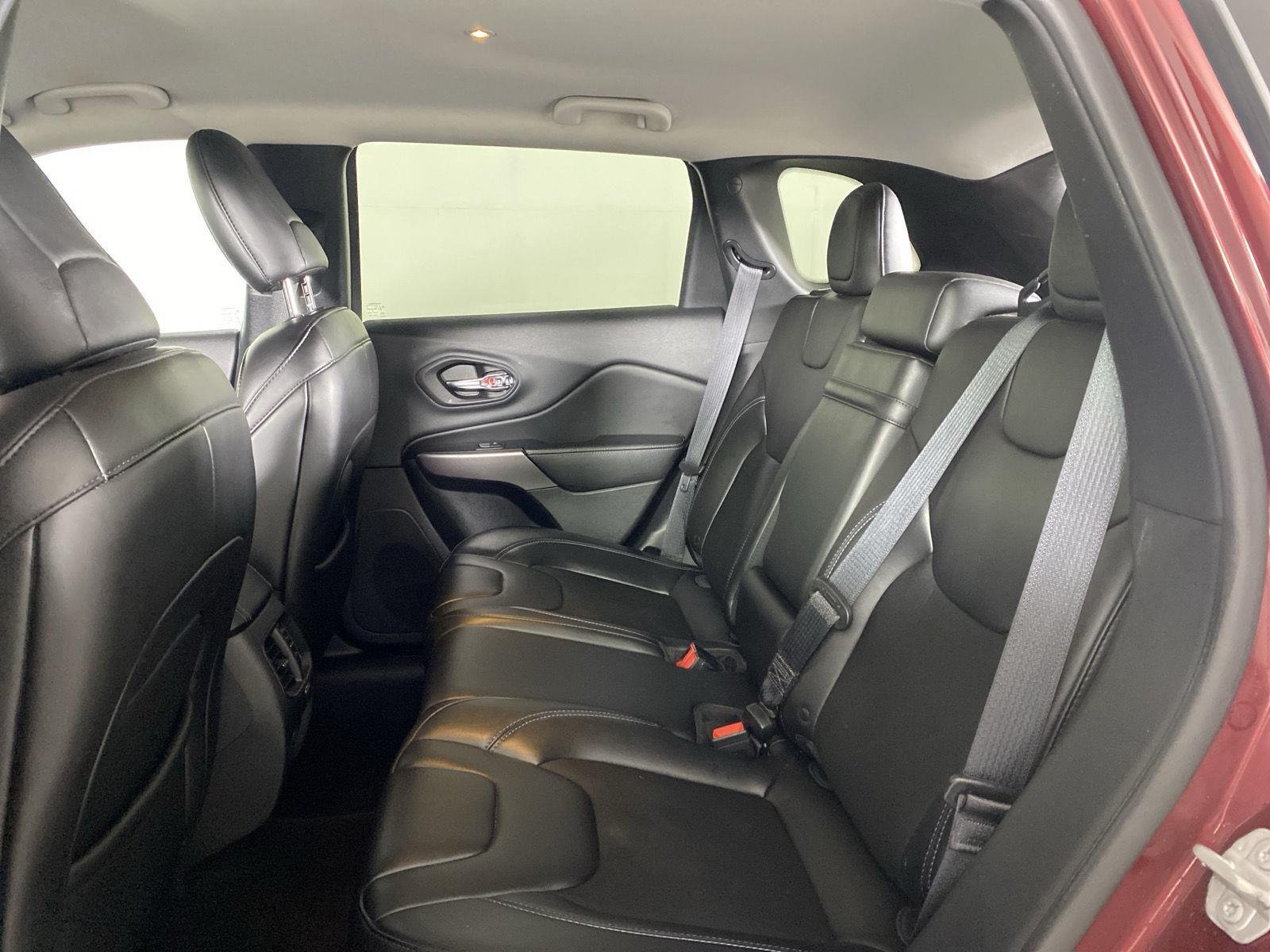 Used 2019 Velvet Red Pearlcoat Jeep Latitude Plus image 26