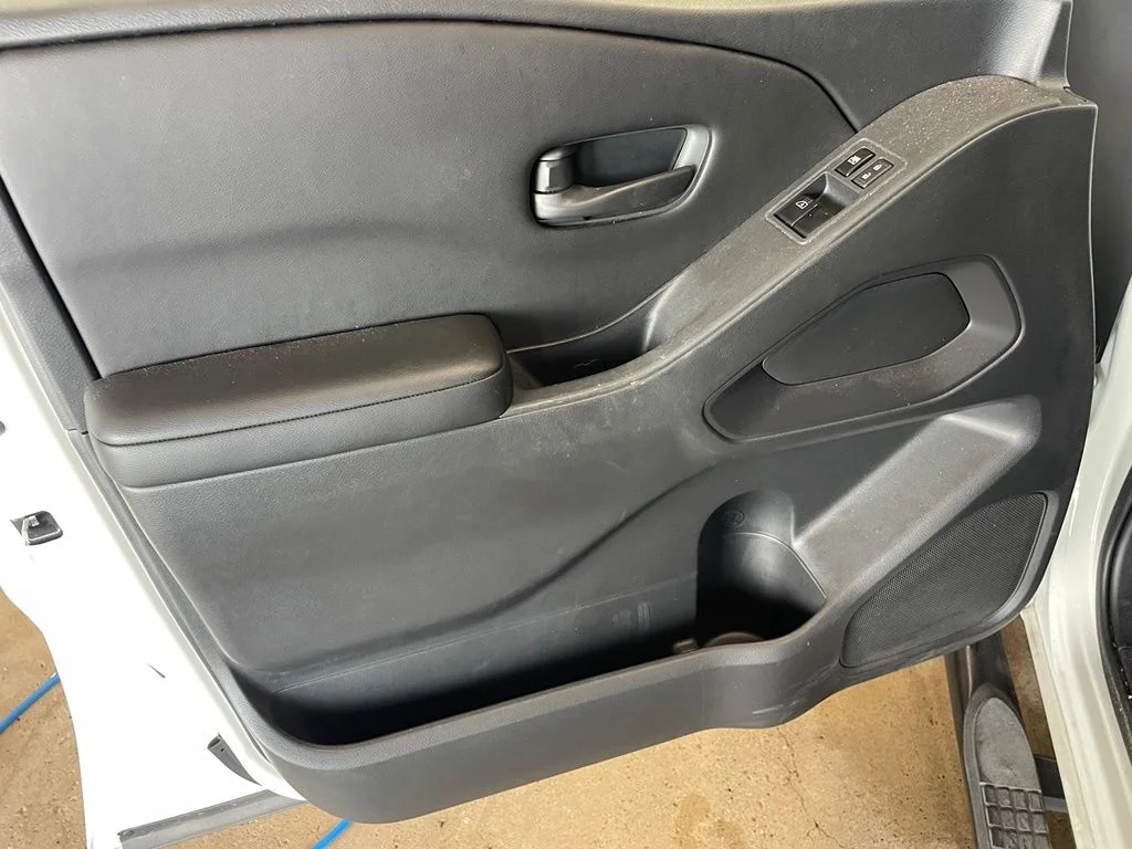 Used 2025 White Nissan S image 9