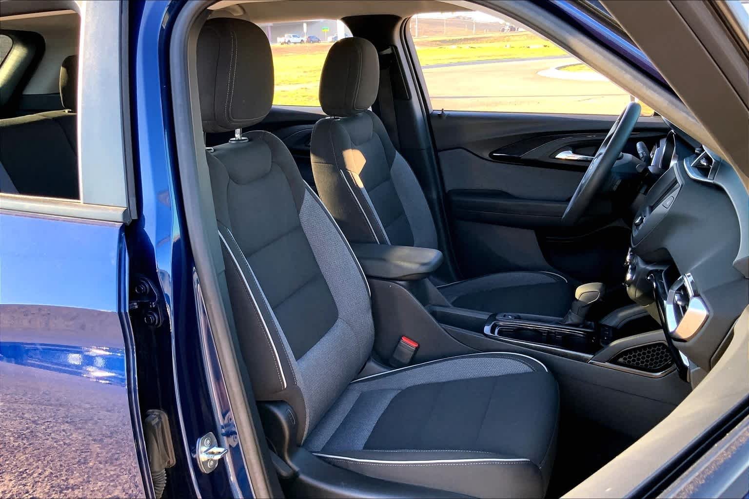 Used 2022 Blue Glow Metallic Chevrolet LT image 8