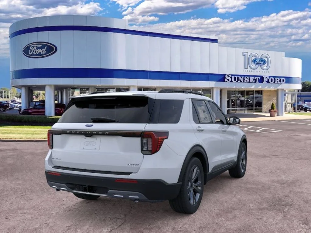 New 2026 Space White Metallic Ford Active™ image 8