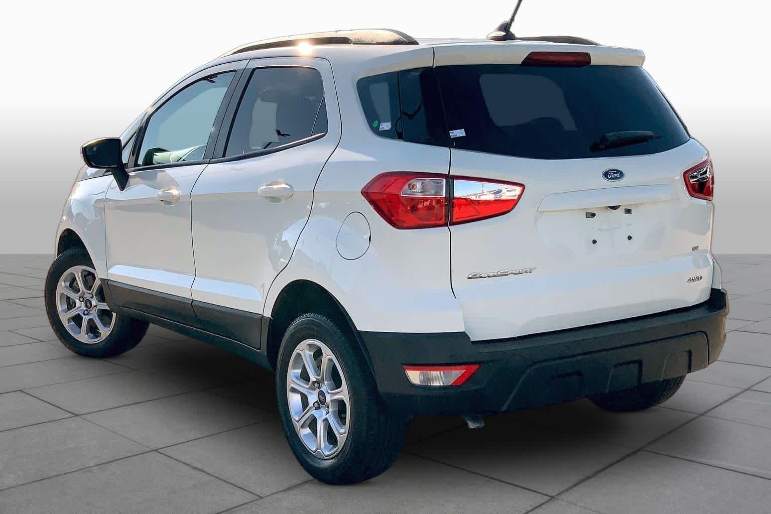 Used 2022 Diamond White Ford SE image 11