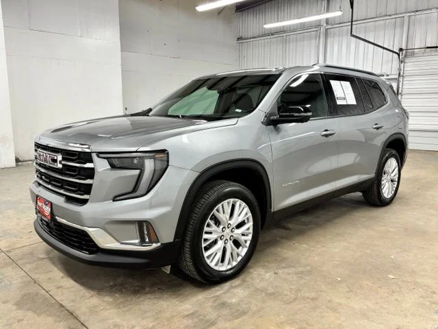 Used 2026 Silver GMC Elevation image 3