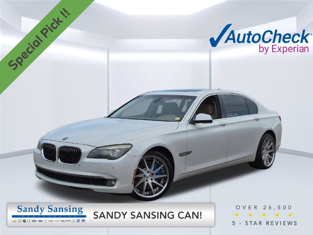Used 2009 White BMW 750Li image 1