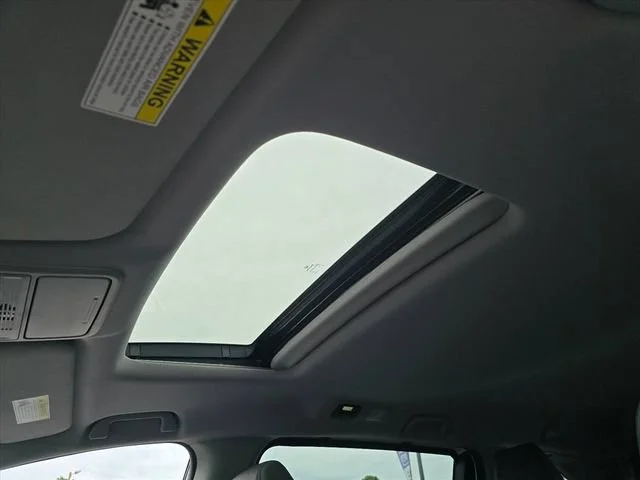 Used 2018 White Honda EX-L image 19