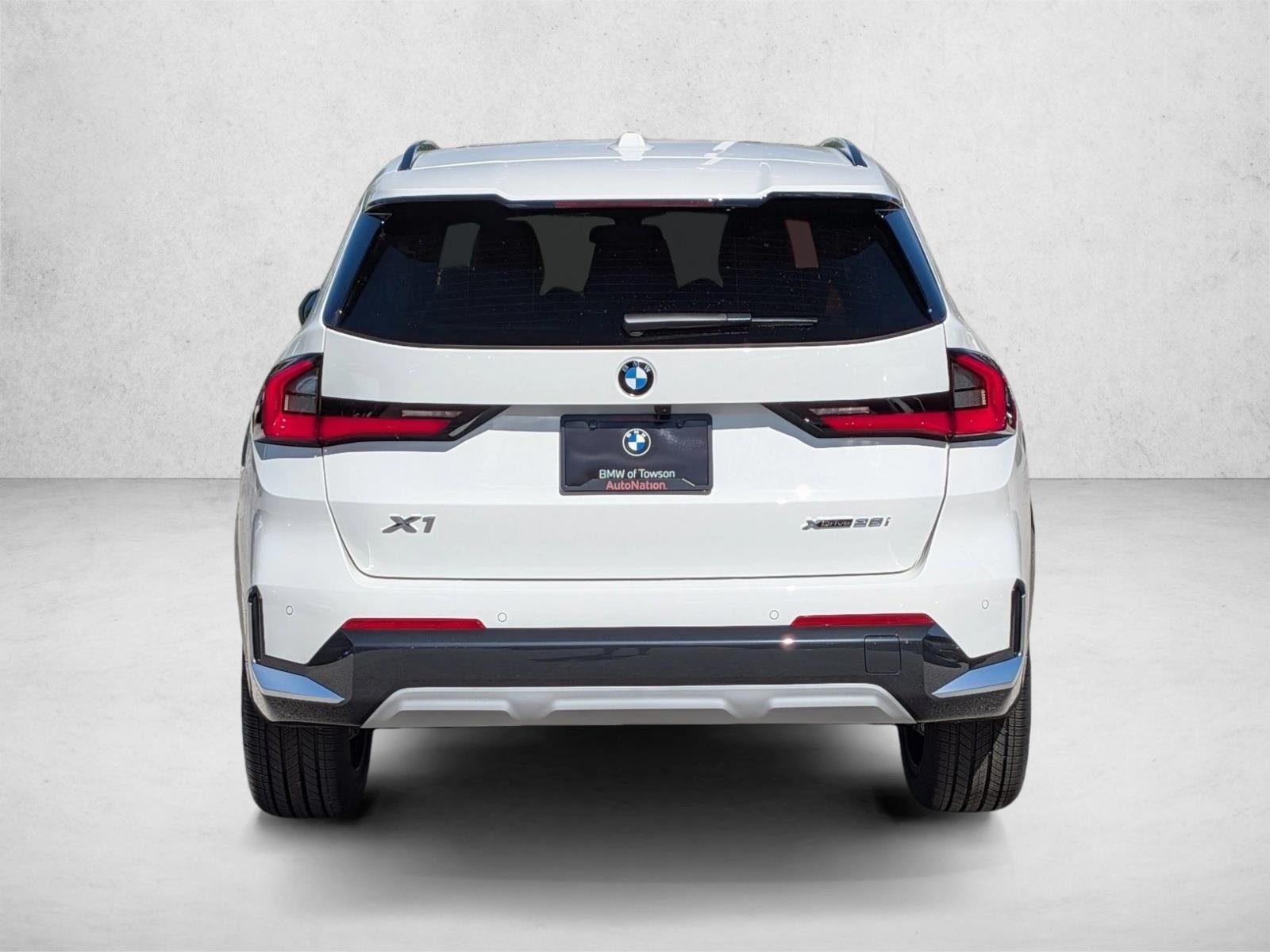 Used 2026 Alpine White BMW xDrive28i image 8