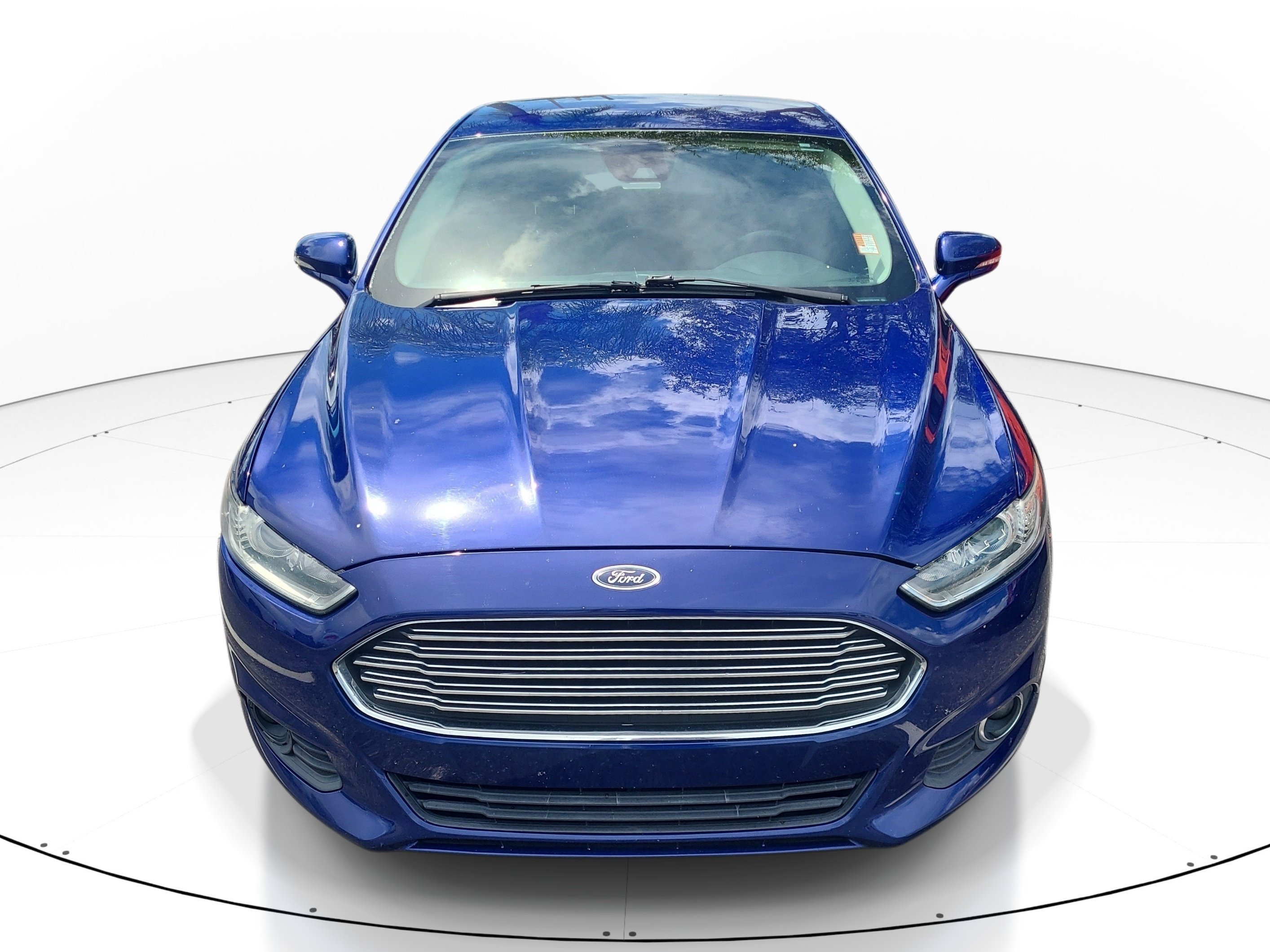 Used 2013  Ford SE image 2