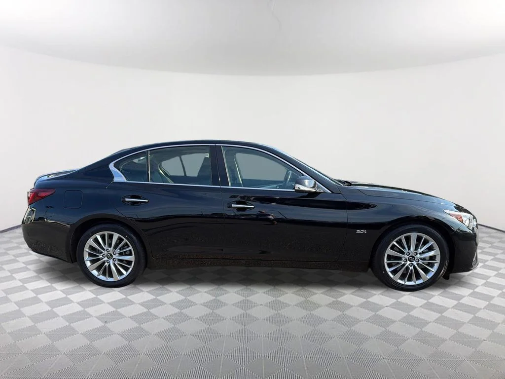 Used 2020 Black INFINITI 3.0t LUXE image 4