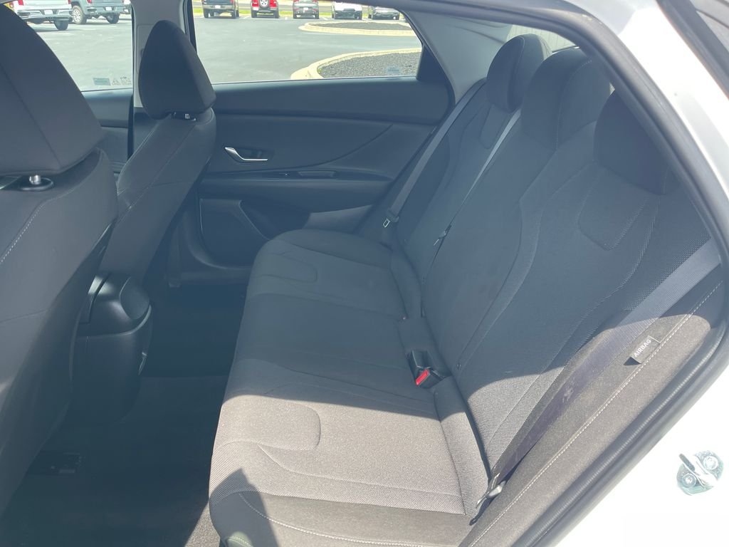 Used 2025 White Hyundai SE image 14