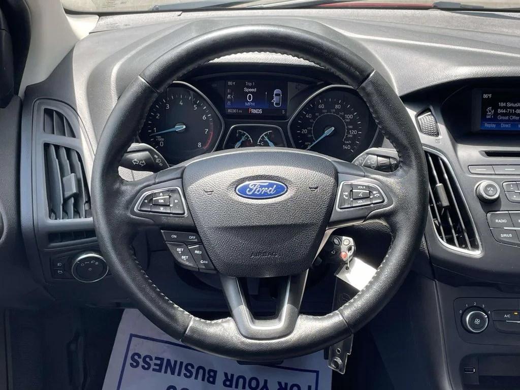 Used 2015 Red Ford SE image 13