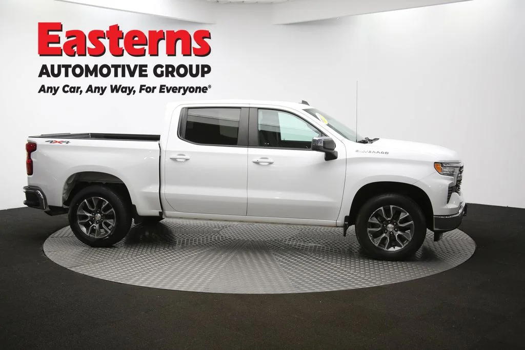Used 2022 White Chevrolet LT image 46