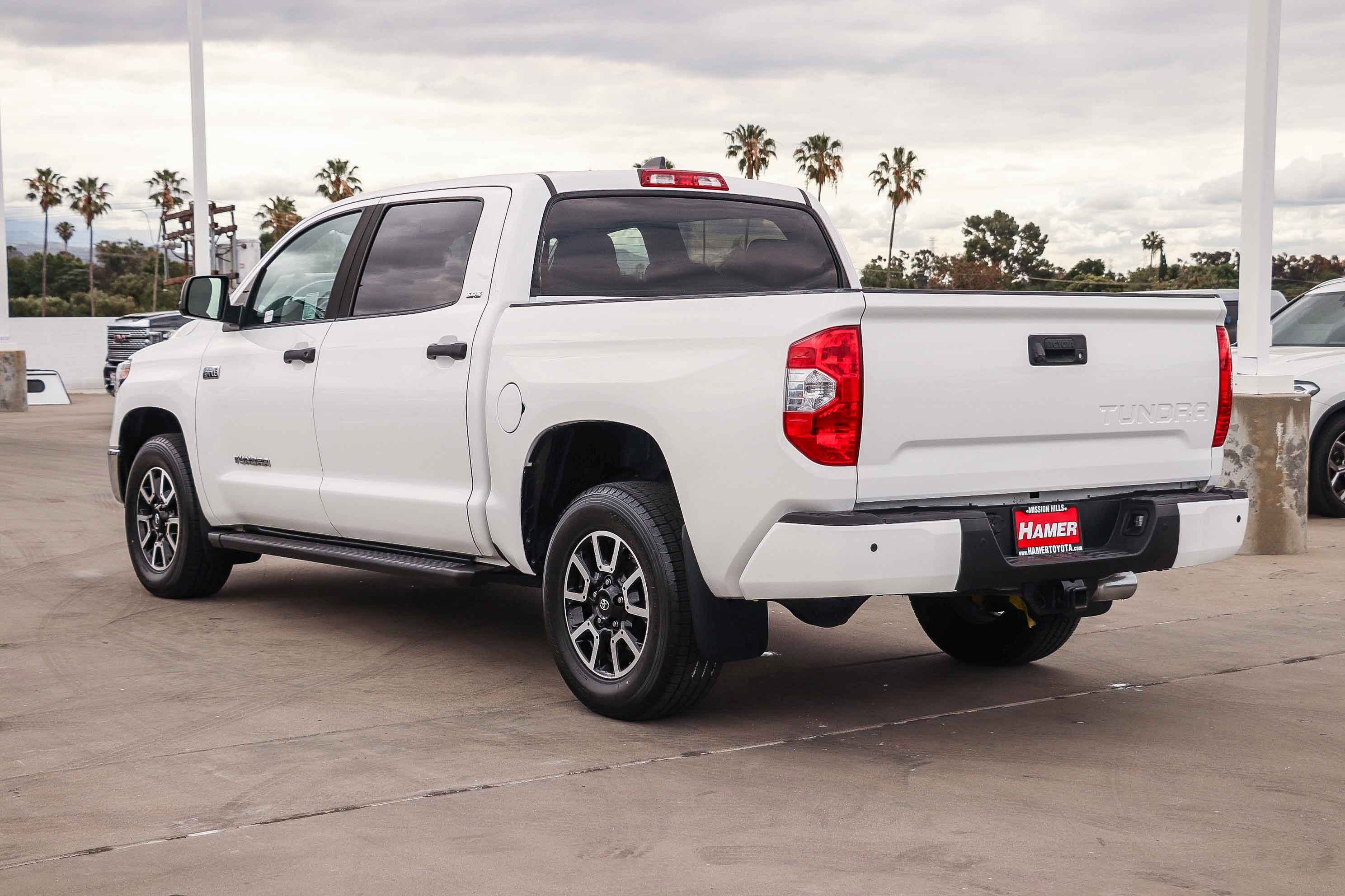 Certified Used 2020 Super White Toyota SR5 image 4
