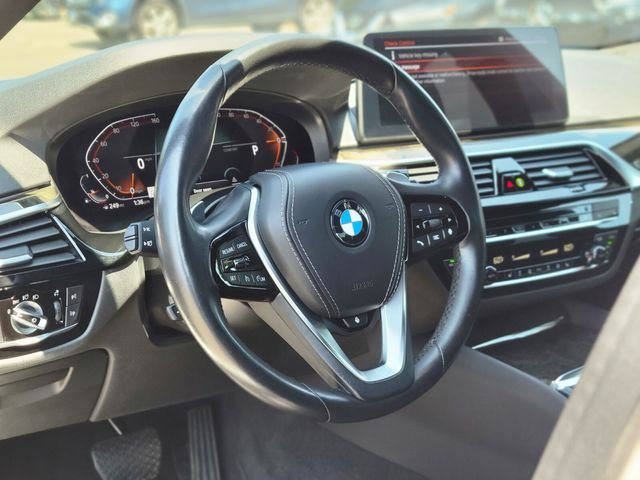 Used 2022 White BMW 540i xDrive image 22