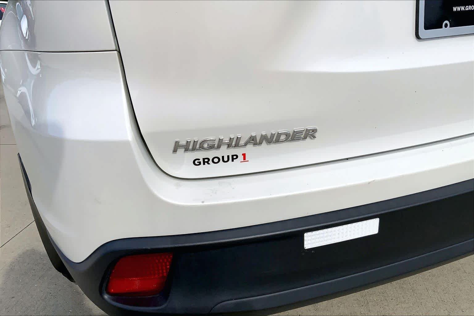 Used 2019 Blizzard Pearl Toyota XLE image 33