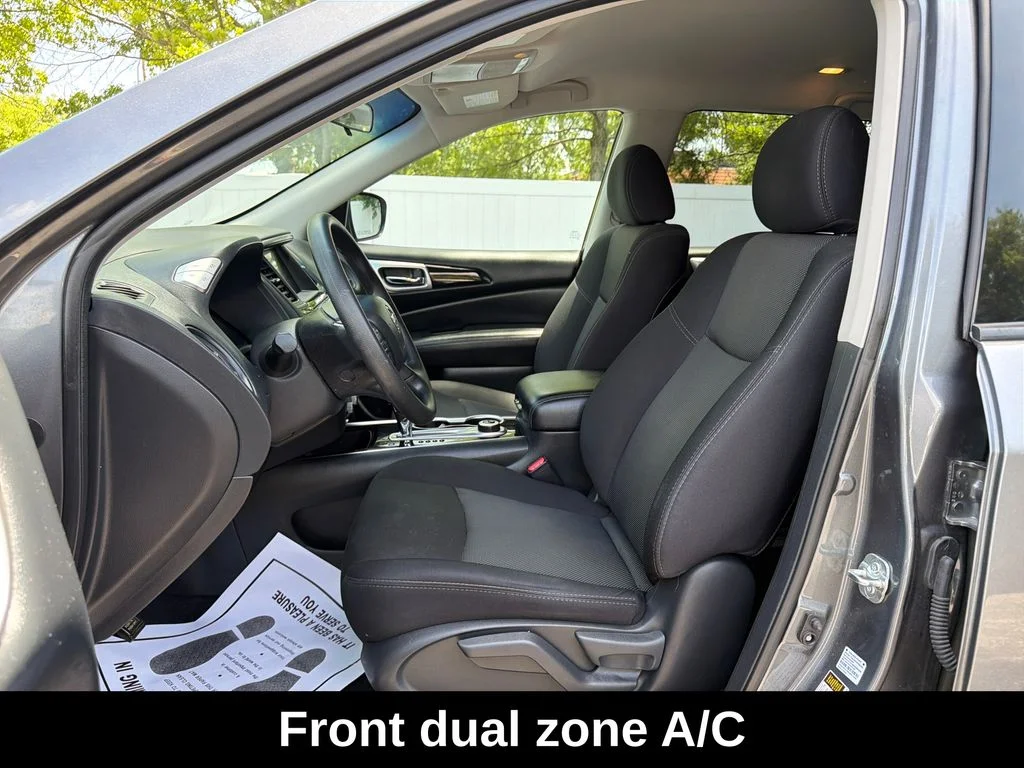 Used 2020 Gray Nissan S image 11