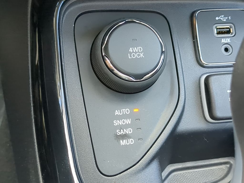 Used 2021 White Jeep Limited image 24