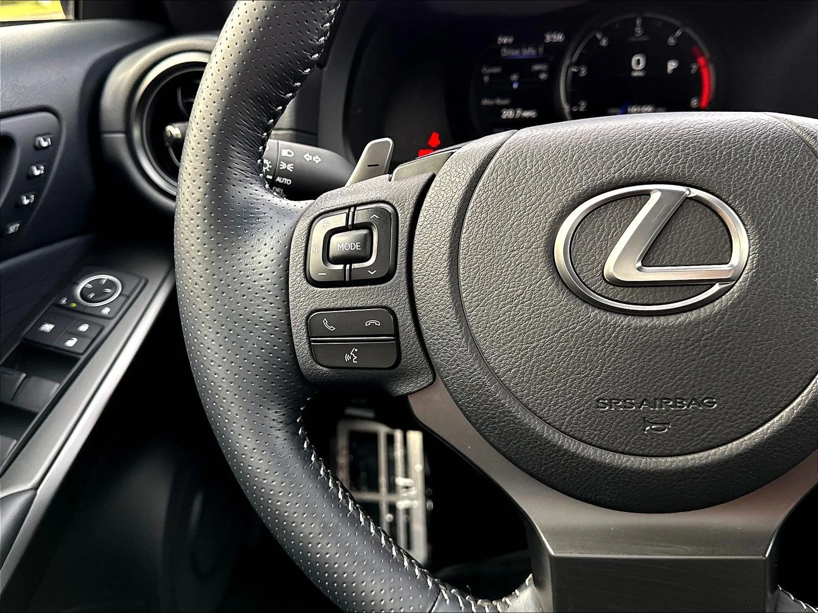 Certified Used 2024 White Lexus  image 13