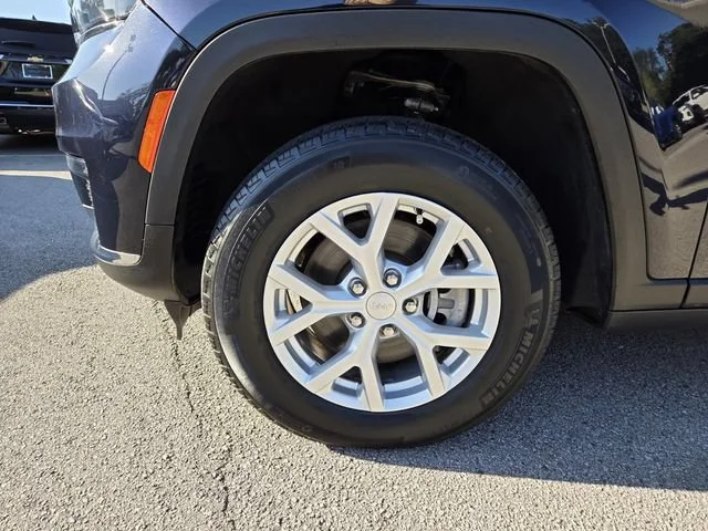Used 2023 Blue Jeep Limited 4x2 image 11