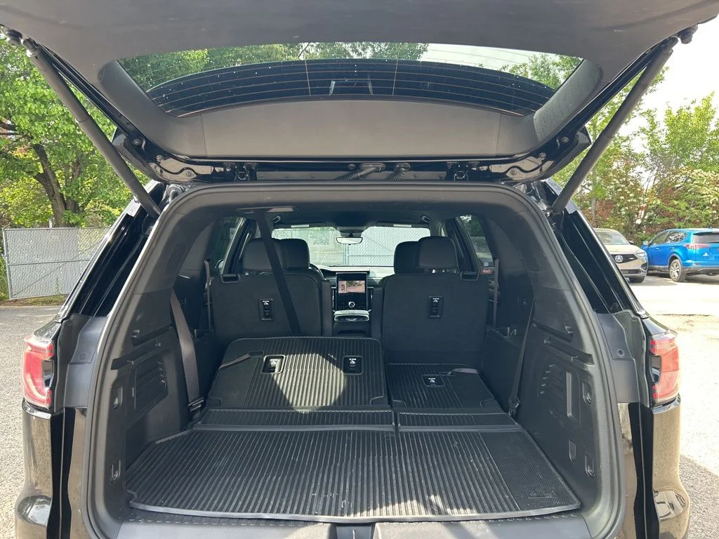 Used 2024 Black GMC AT4 image 23