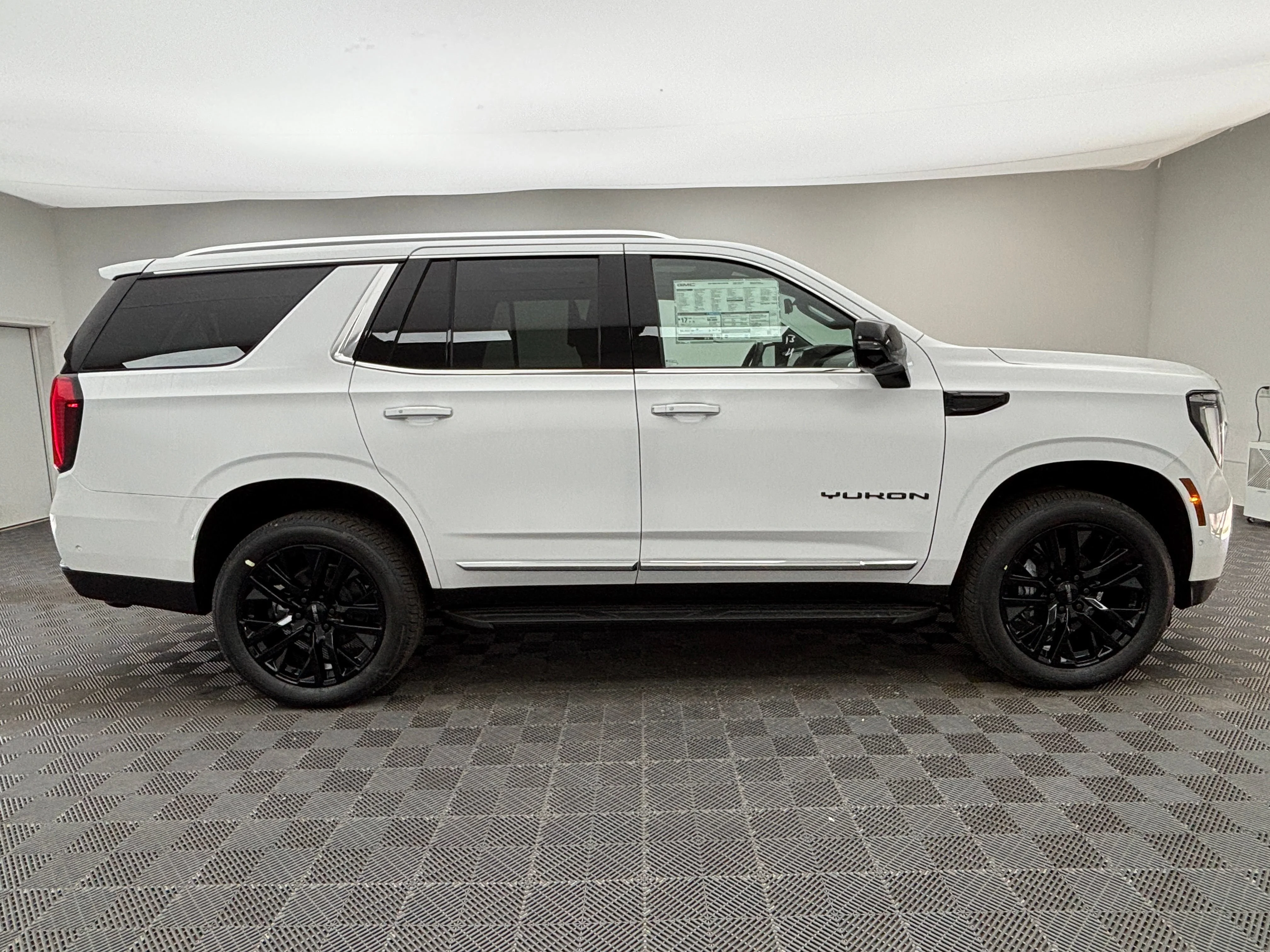 2026 GMC Yukon Elevation - Photo 10
