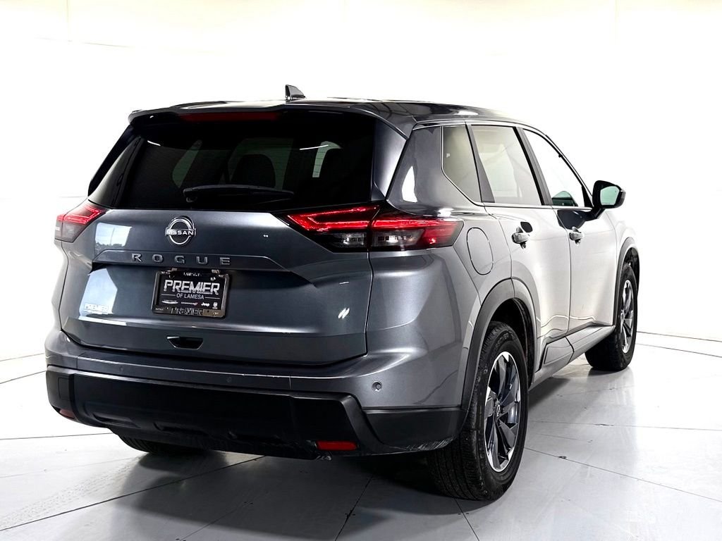 Used 2025 Gray Nissan SV image 5