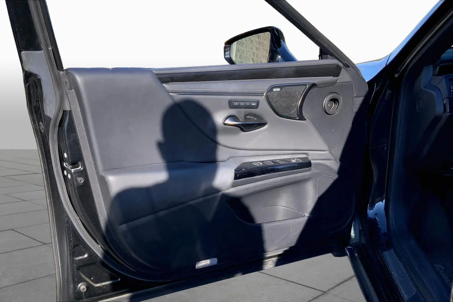 Certified Used 2024 Caviar Lexus Ultra Luxury image 22