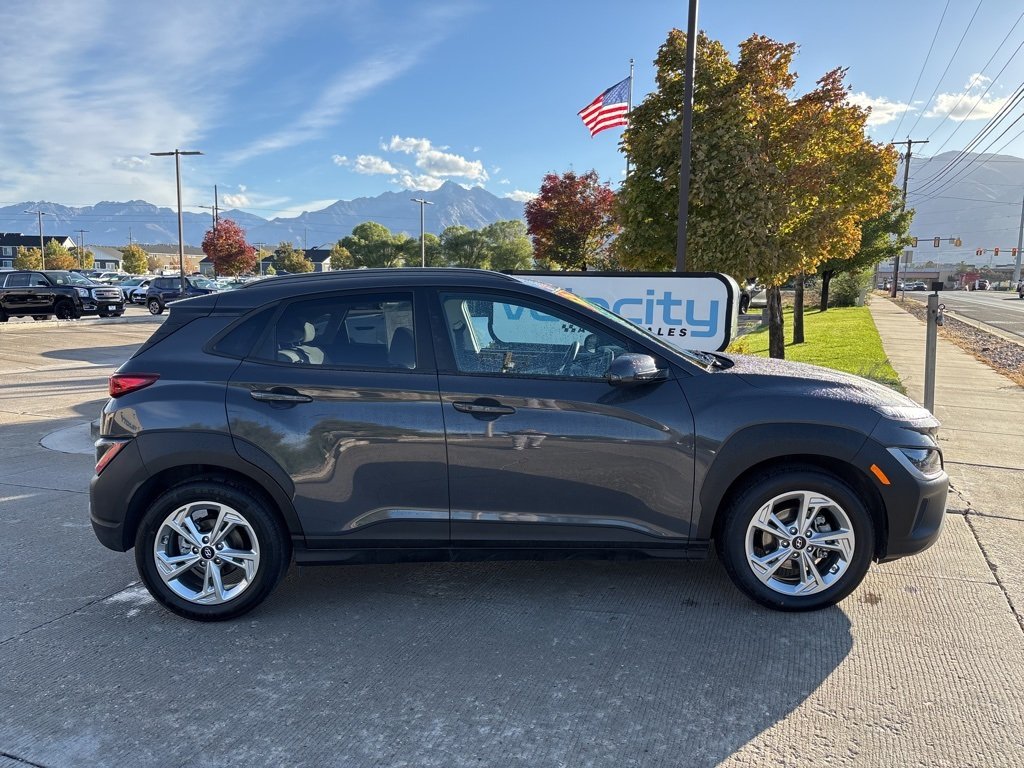 2023 Hyundai Kona SEL photo 2