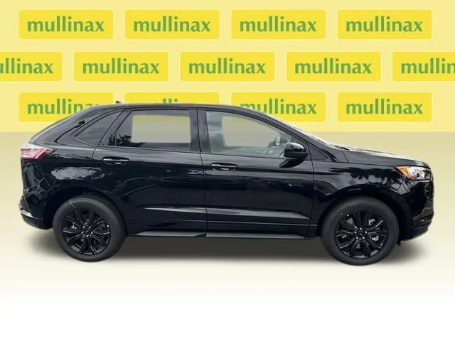 New 2024 Black Ford SE image 16