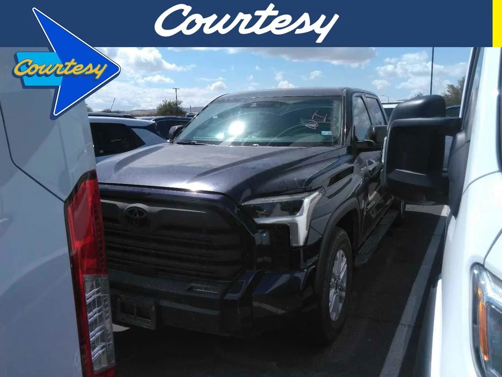 2022 Toyota Tundra SR5 3.4L CrewMax 5.5' Bed's photo