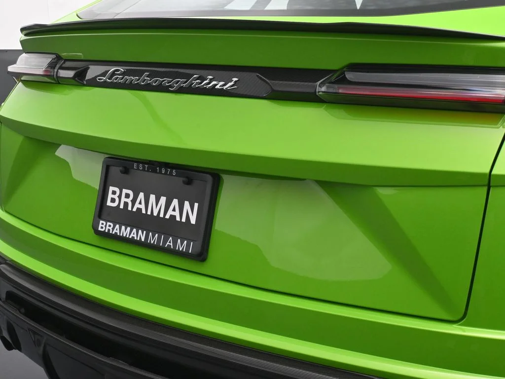 Used 2022 Green Lamborghini  image 21