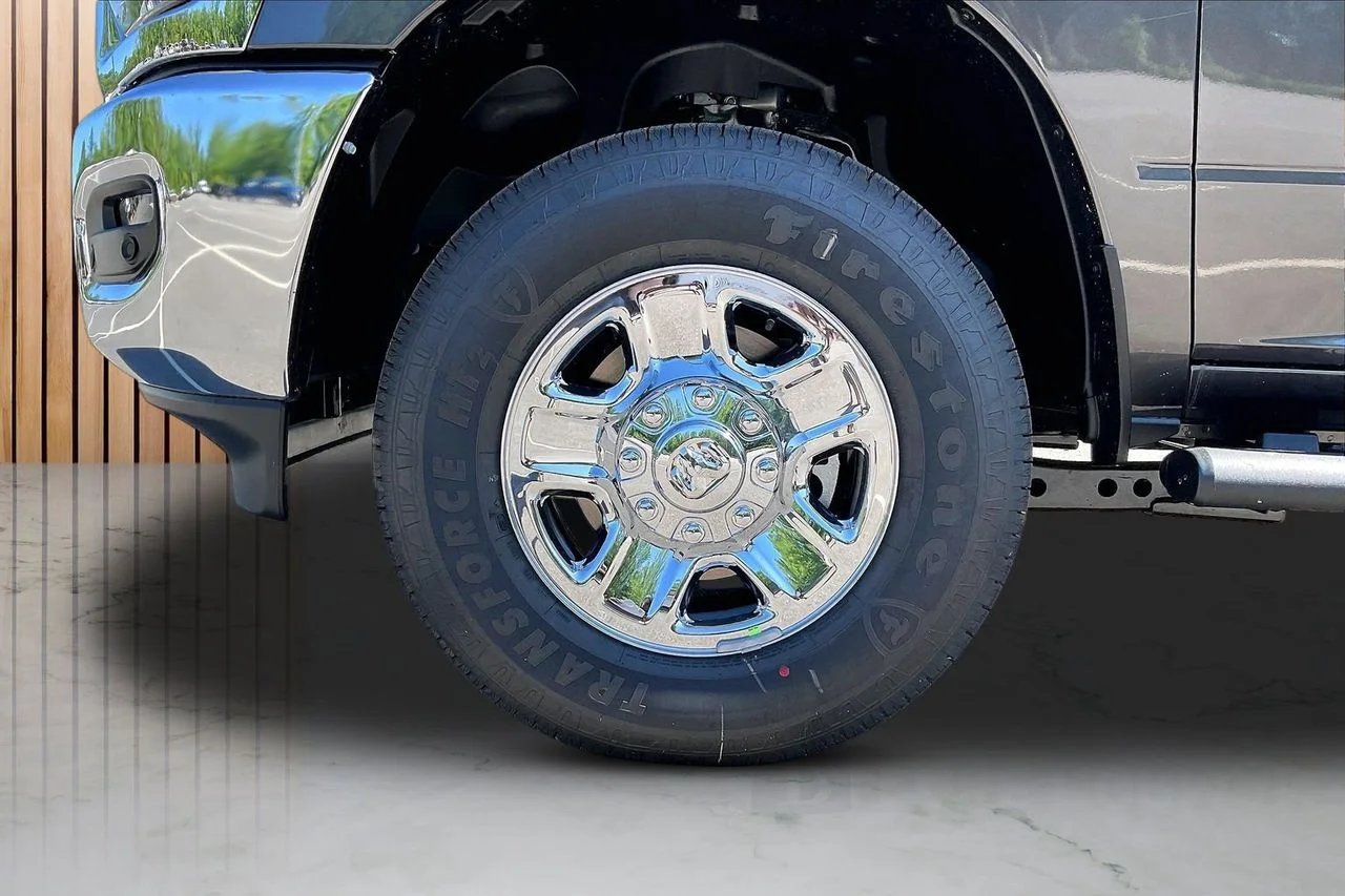 New 2026 Granite Crystal Metallic Clear-Coat Exterior Paint RAM Tradesman image 28