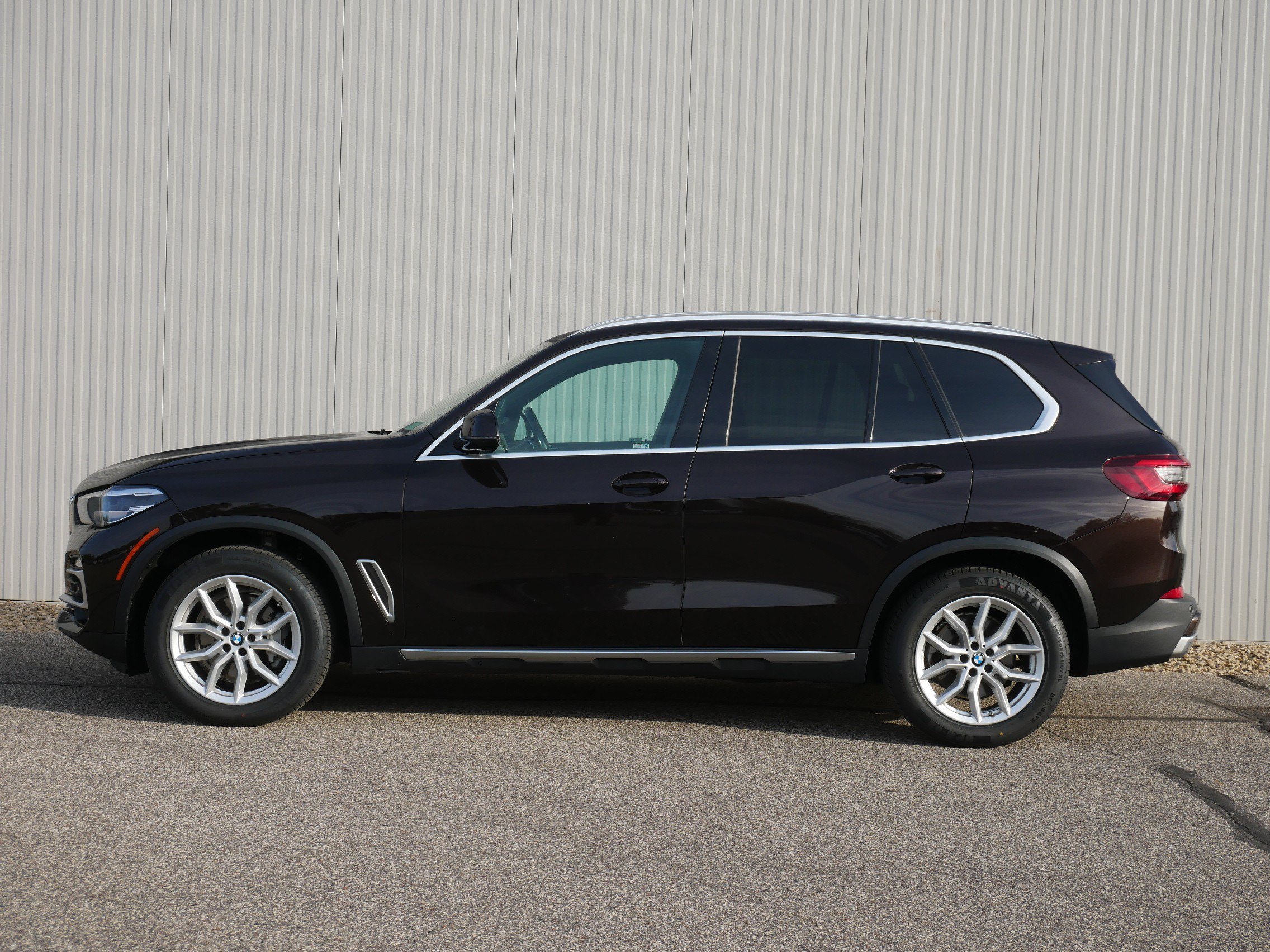 Used 2021 BMW X5 40i with VIN 5UXCR6C03M9G02556 for sale in Hastings, Minnesota