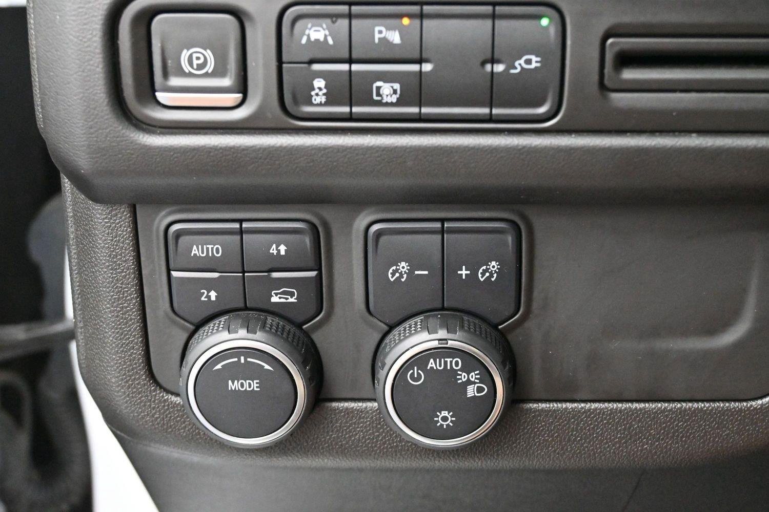 Used 2022 Summit White Chevrolet RST image 27