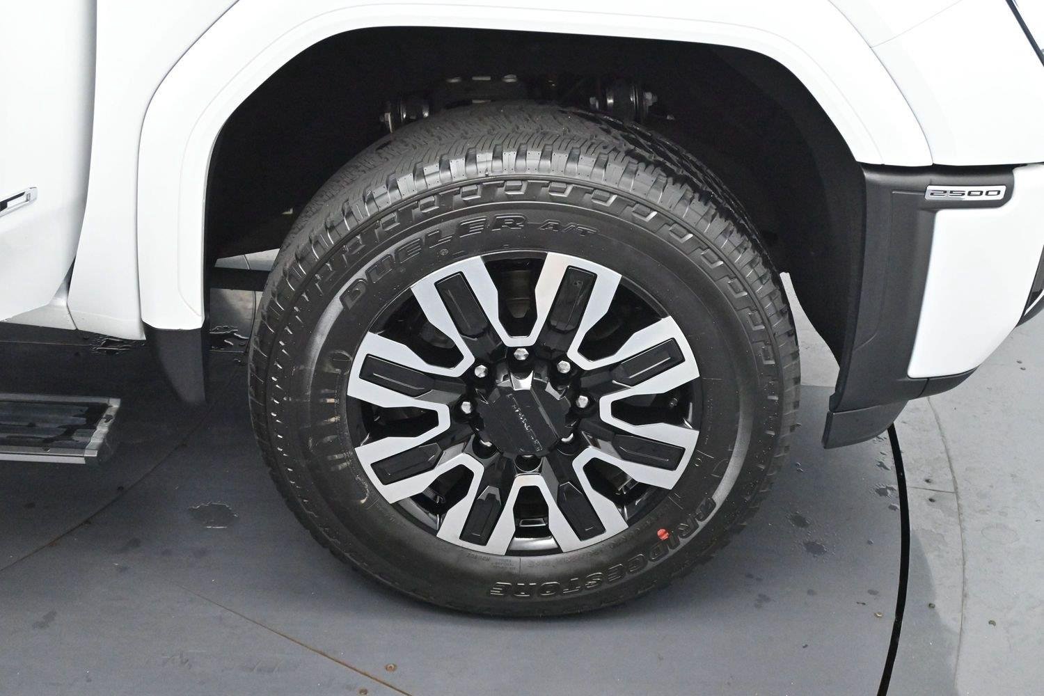 Used 2025 Summit White GMC Denali Ultimate image 36
