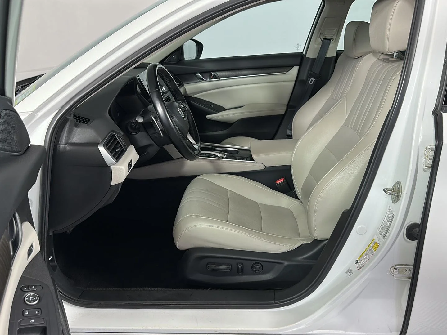 Used 2020 Platinum White Pearl Honda EX-L image 8