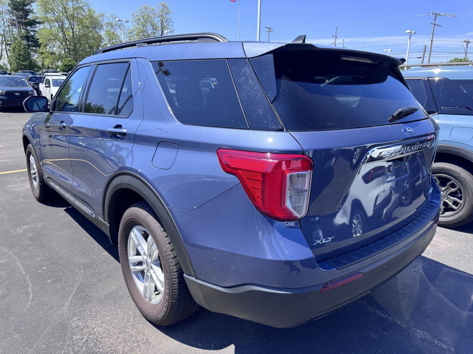 Used 2021 Infinite Blue Metallic Tinted Clearcoat Ford XLT image 6