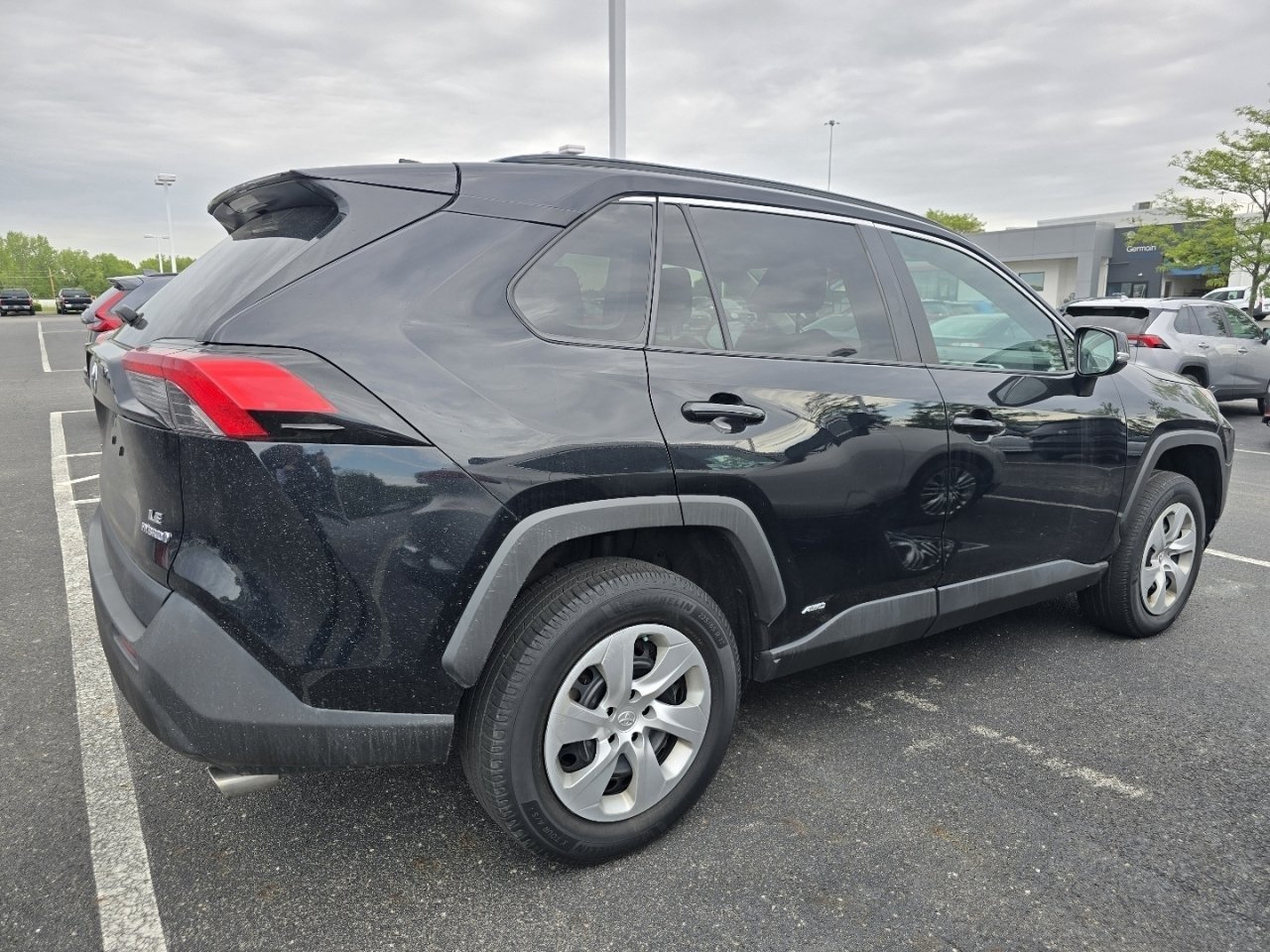 Used 2022 Black Toyota LE image 8