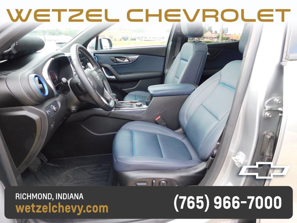 Used 2025 Gray Chevrolet RS image 13