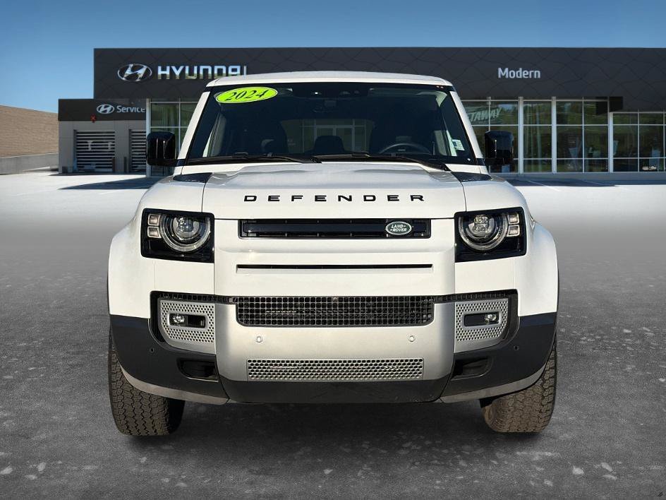 Used 2024 Fuji White Land Rover S image 2