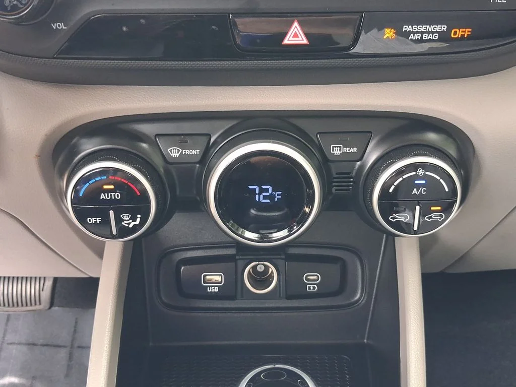 Used 2025 Onyx Black Hyundai SEL image 16