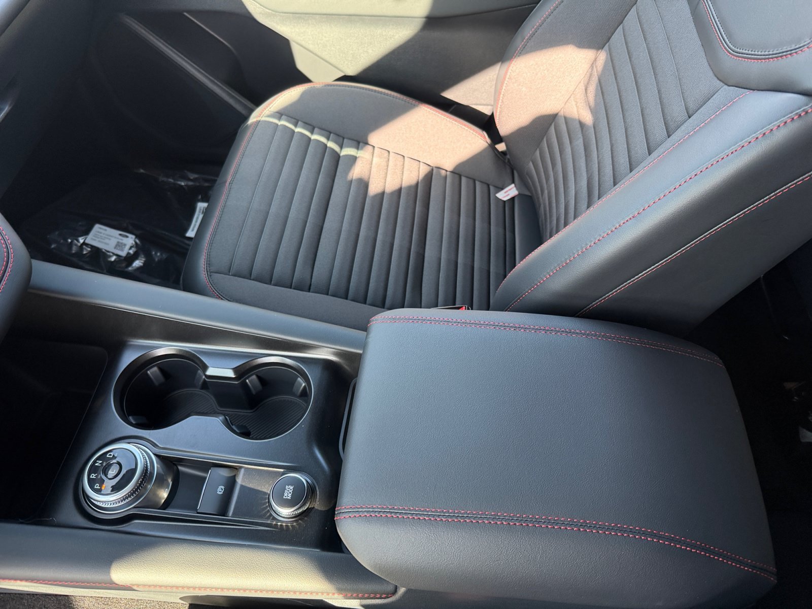 New 2026 CARBONIZED GRAY METALLIC Ford ST-Line image 14