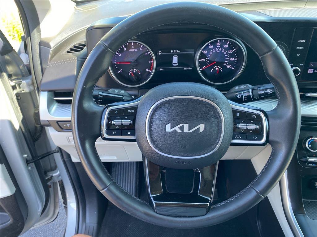 Used 2022 Silky Silver Kia LXS image 11