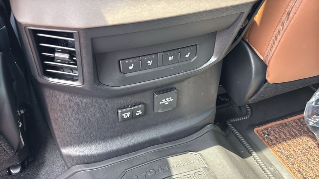 New 2026 Wind Chill Pearl <sup>1</sup> Toyota Tundra 1794 Edition image 9
