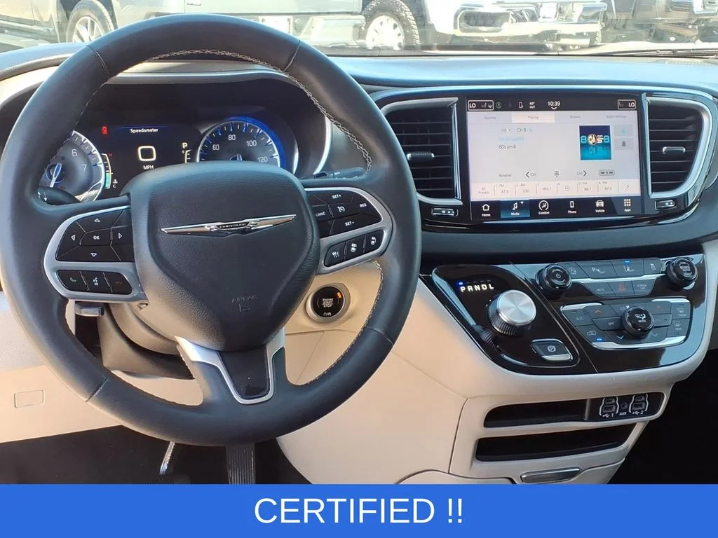 Used 2023 White Chrysler Touring L image 6