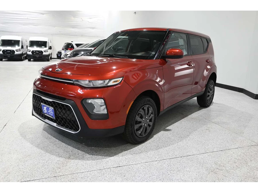 Used 2020 RED Kia LX Mobility Handicap Van image 10