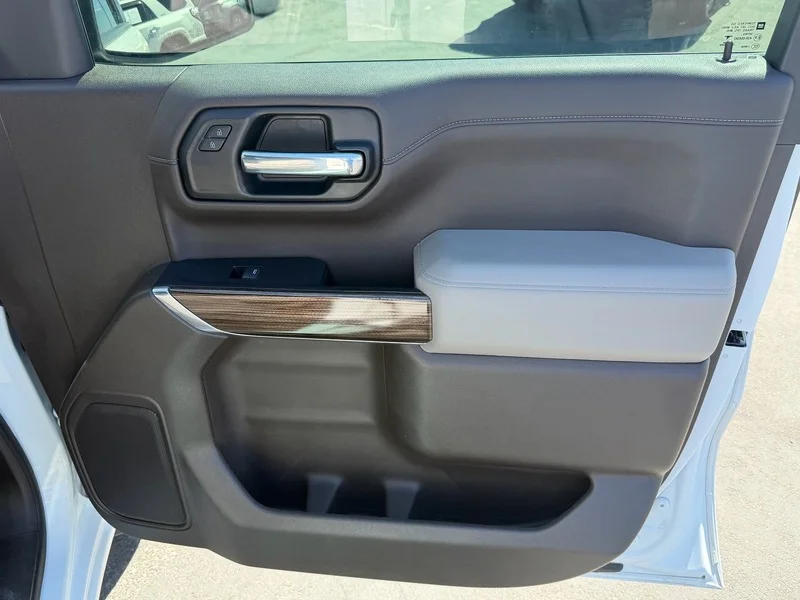 Used 2020 SUMMIT WHITE Chevrolet LT image 20