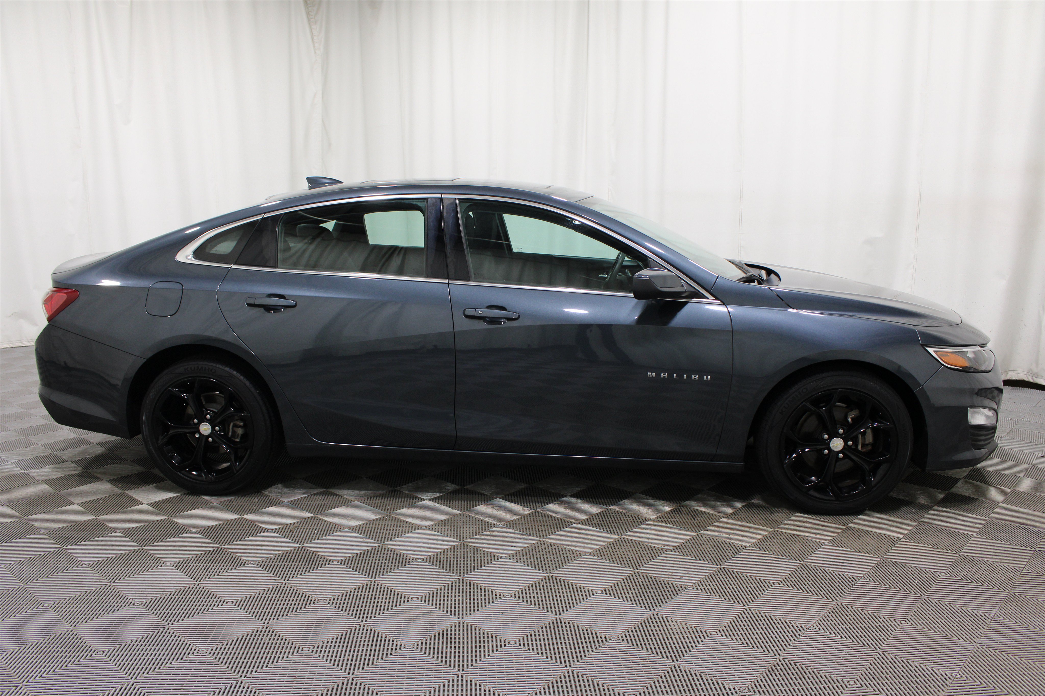 Used 2020 Shadow Gray Metallic Chevrolet LT image 30