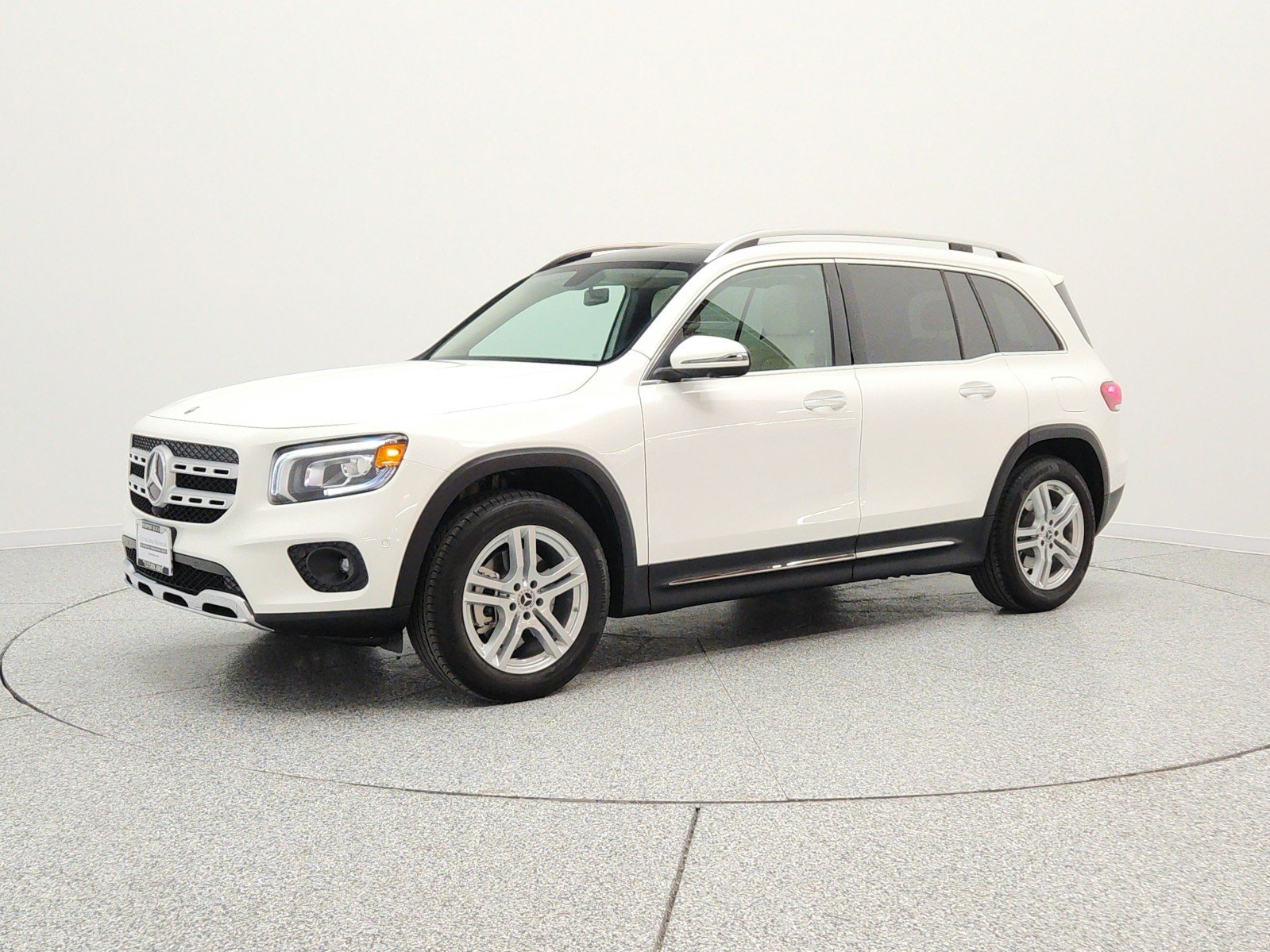 2023 Mercedes-Benz GLB GLB 250's photo