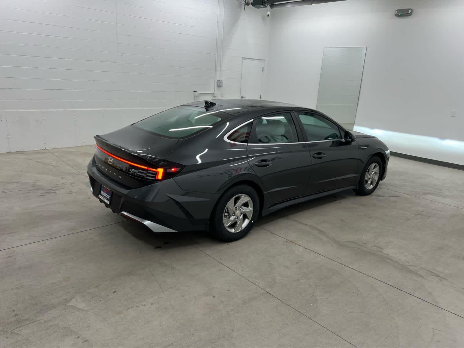 Used 2025 Portofino Gray Hyundai SE image 4