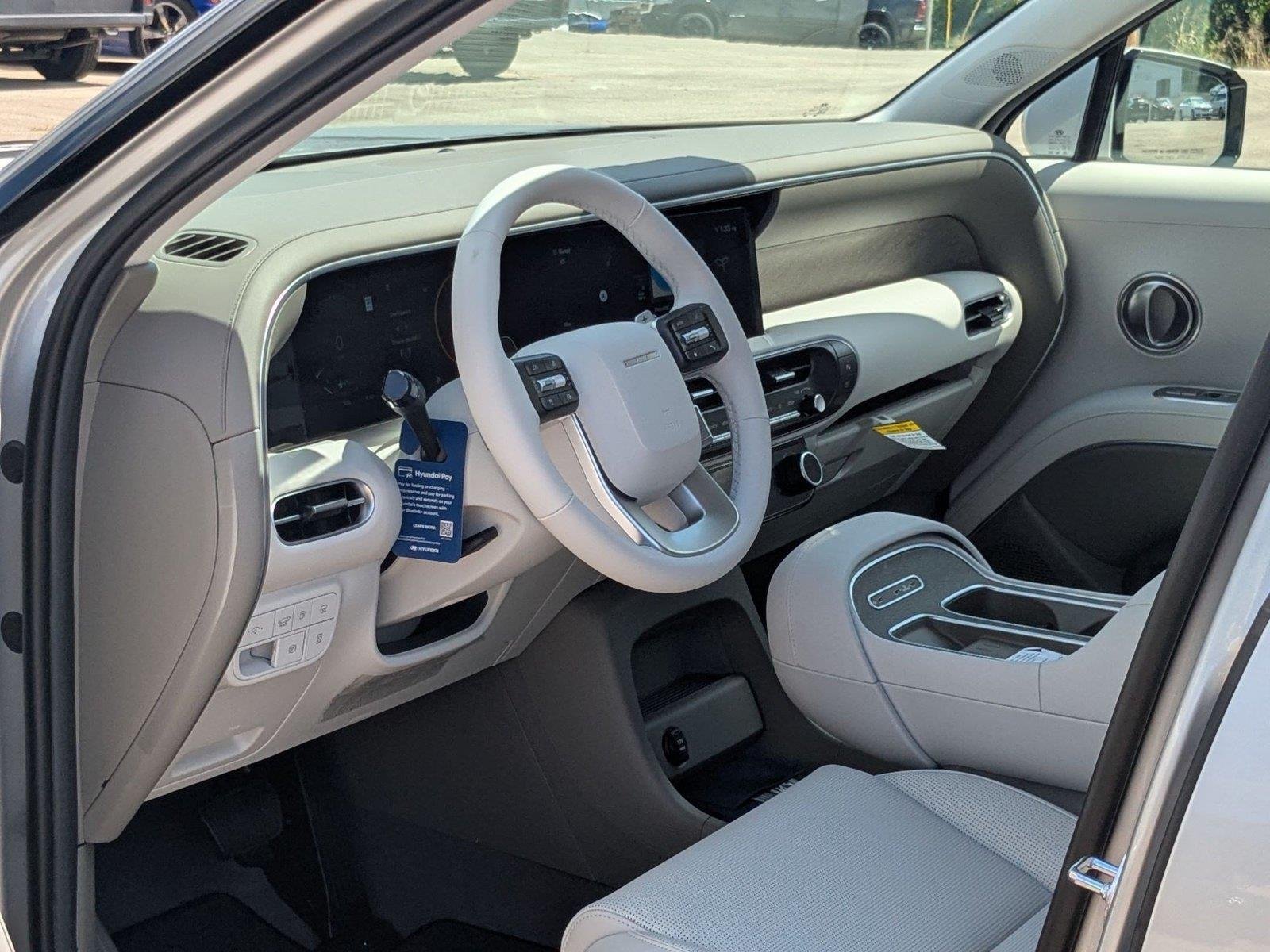 New 2027 Shimmering Silver Hyundai SEL Premium 7P image 2